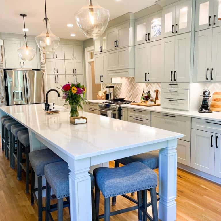 Newly Remodeled Kitchen Light cabinets