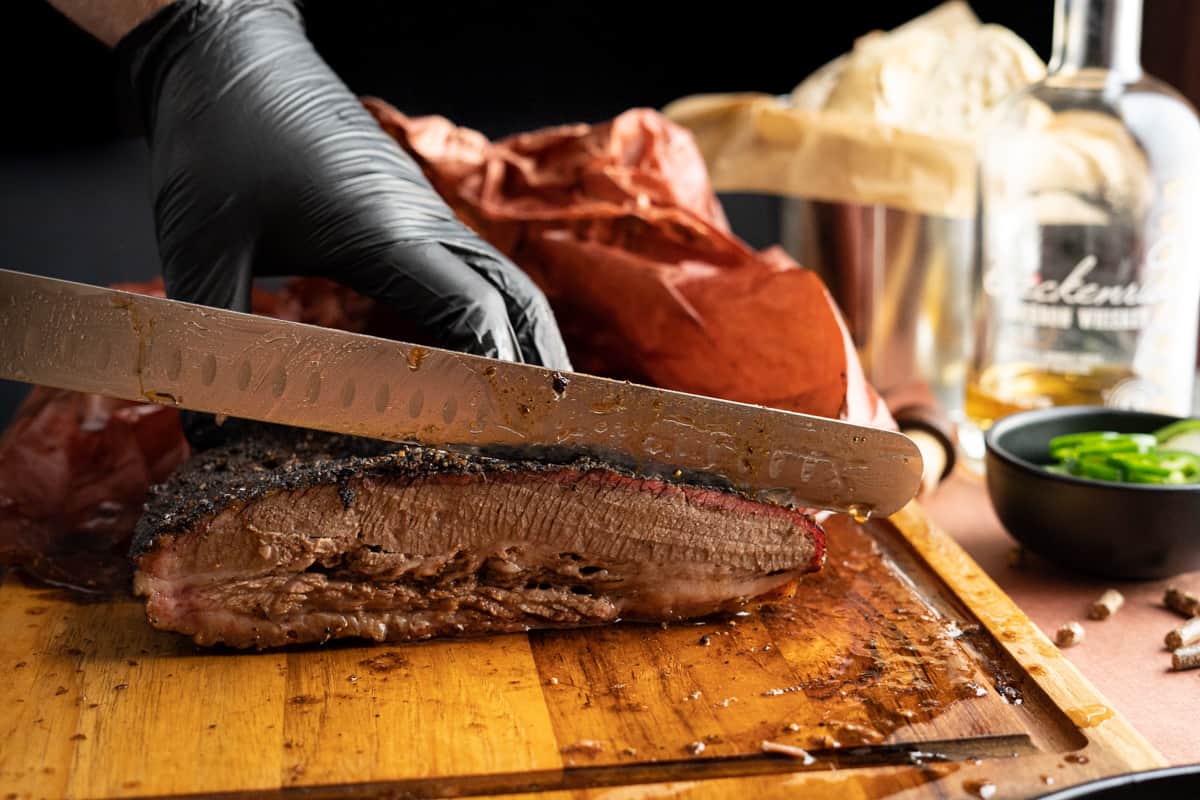 slicing smoked brisket