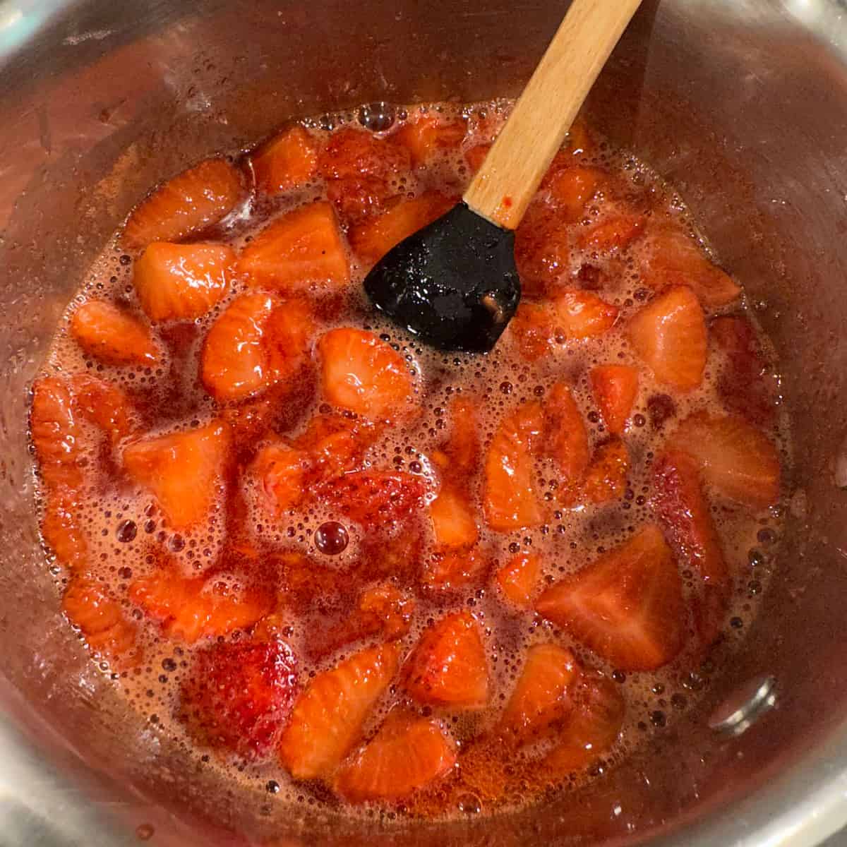 Finished product of berry compote
